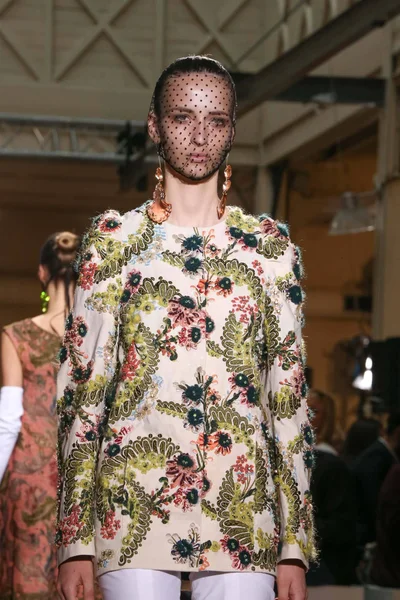 Look 5